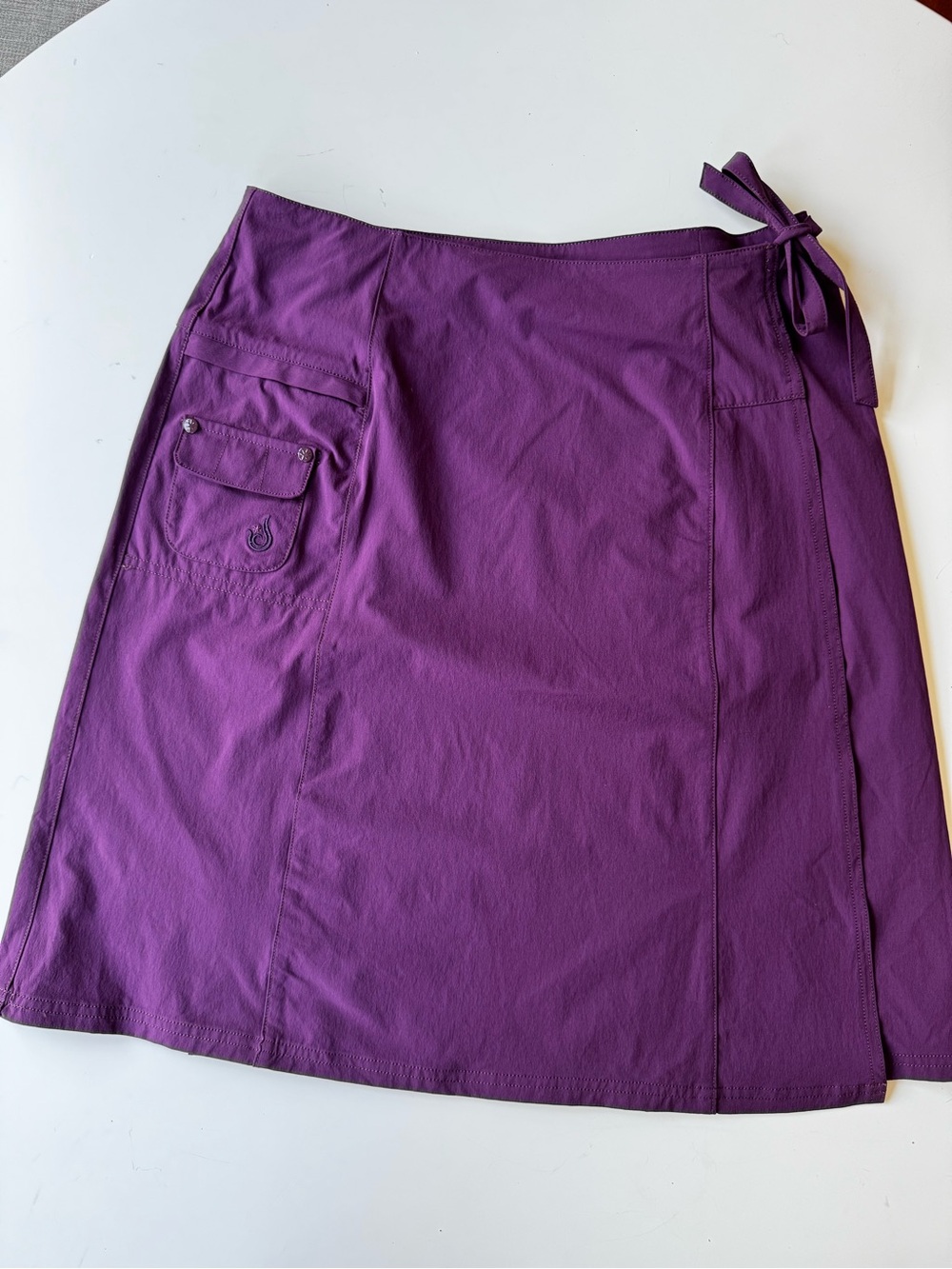 Isis Melbourne wrap skirt size xs/s adjustable waist new condition knee length